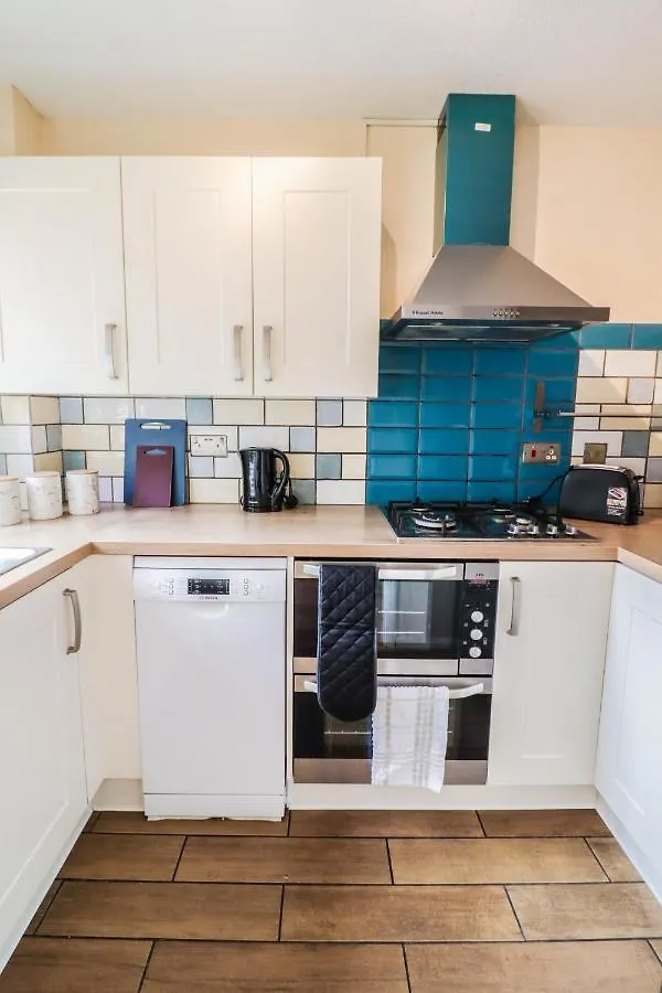 Spacious 1 Bed Flat-Free Parking Hillingdon Apartment
